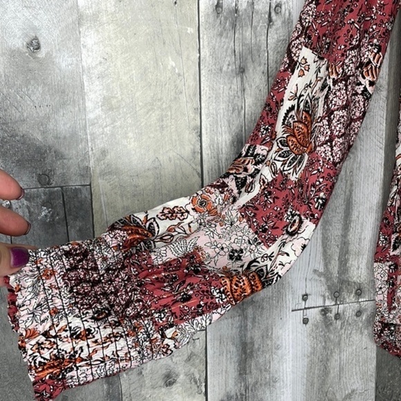 JANE and Delancy multicolored long sleeve‎ boho blouse. Smocked neckline/sleeves - Picture 4 of 13